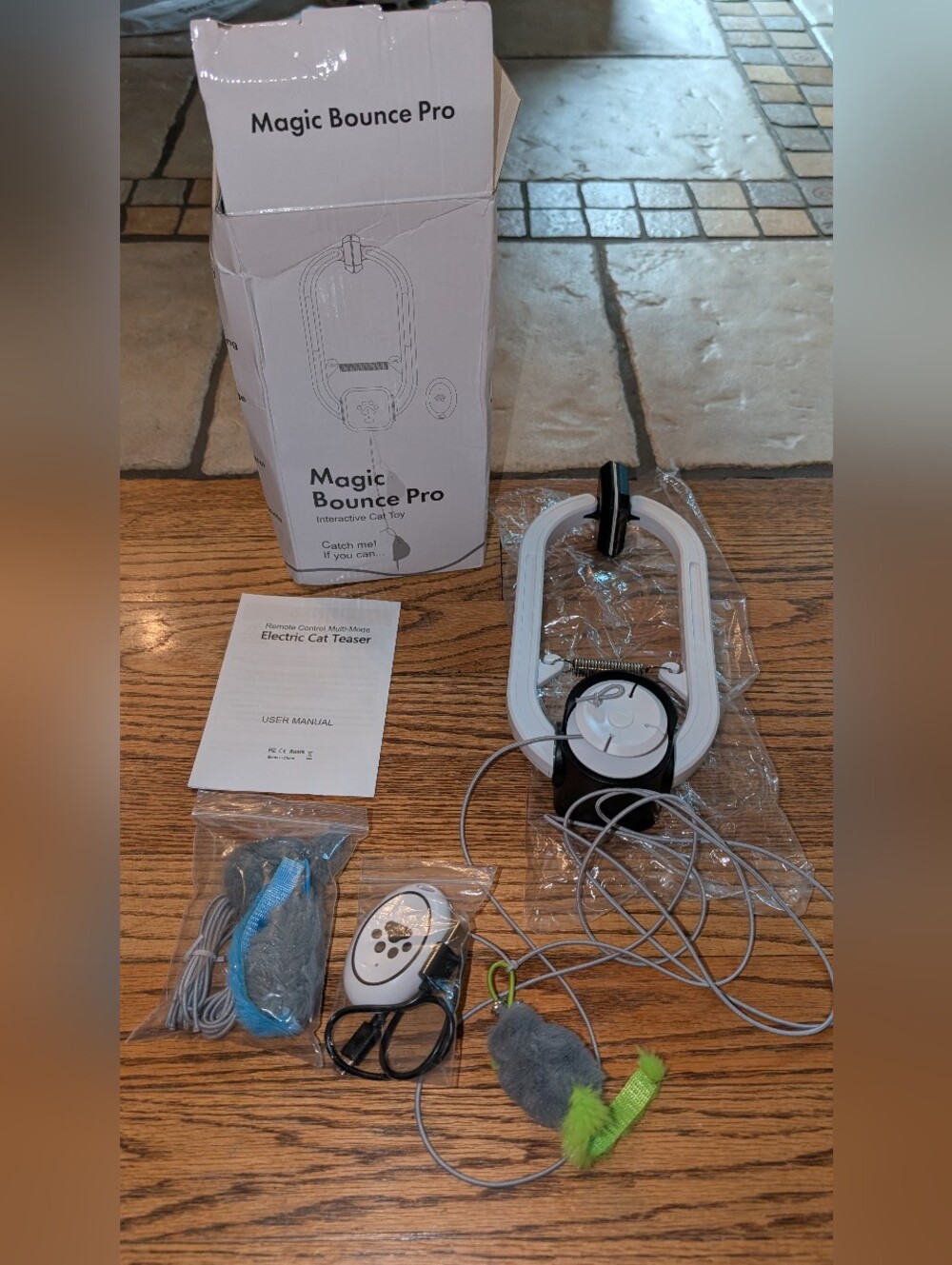 Brand new interactive cat toy Magic Bounce Pro